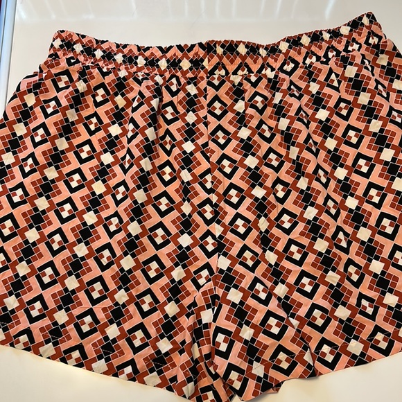 Nina Parker Women’s 1X shorts NWT - Picture 3 of 3